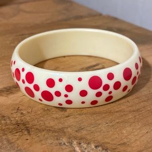 VINTAGE LUCITE BANGLE Red POLKA DOT chic French RETRO